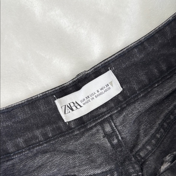 ZARA SIZE 6 Women's Denim Shorts Black Distressed - Picture 2 of 7